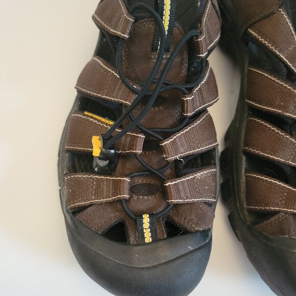 Brown KEEN Newport Hydro  Mens Closed-Toe Sandals Size 13  Waterproof - Picture 2 of 8